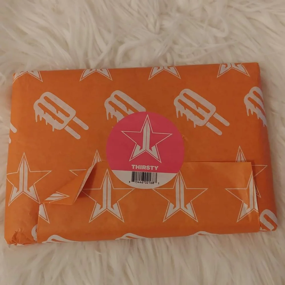 💝 FIRM! NWT JEFFREE STAR THIRSTY EYESHADOW PALETTE (LAST ONE AVAILABLE)